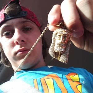 Meet your Posher, Chase